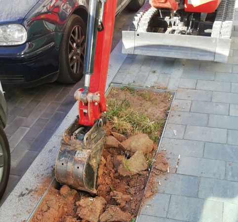 .Obra de jardineria en urbanización.